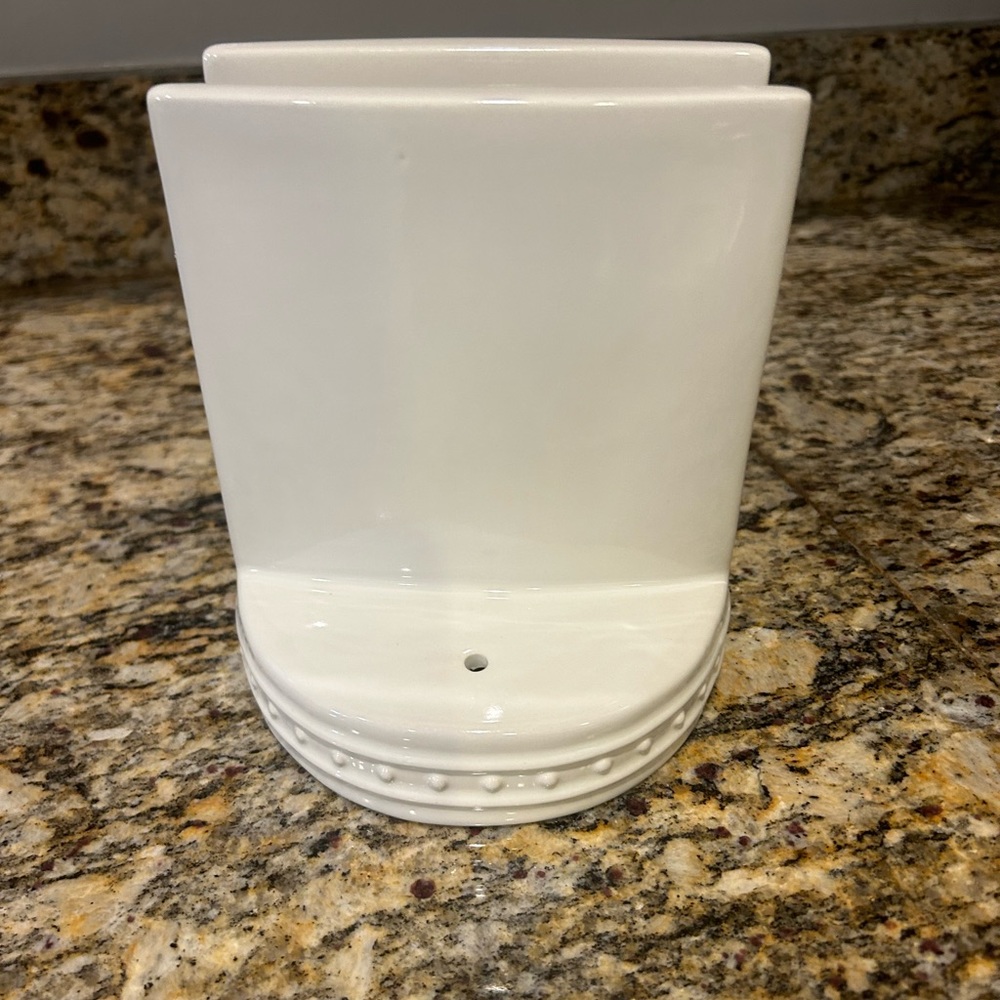Nora Fleming Napkin holder, discontinued.